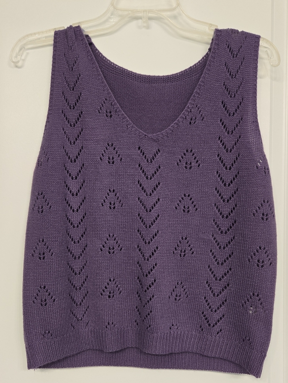 Sleeveless V-Neck Knit Tank in Purple